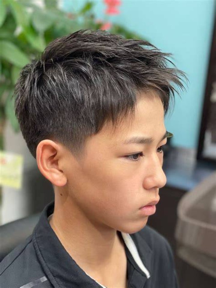 女子からの好感度が高い中学生男子のナチュラルヘアスタイル